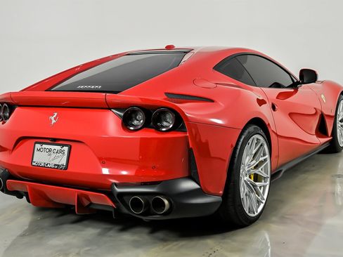 Used 2019 Ferrari 812 Superfast RWD image 9
