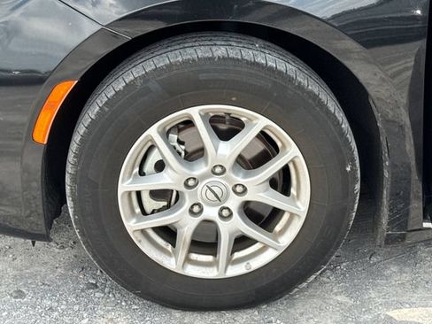 Used 2023 Chrysler Pacifica Touring-L FWD image 24