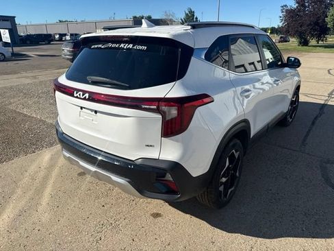 Used 2024 Kia Seltos EX AWD/4WD image 11