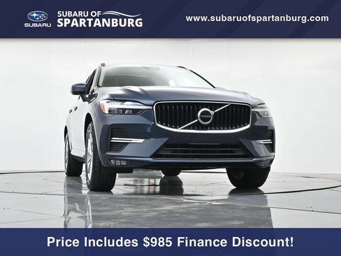 Used 2022 Volvo XC60 B5 Momentum image 31