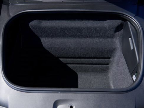 Used 2024 Porsche 911 Carrera 4S w/ Premium Package image 15