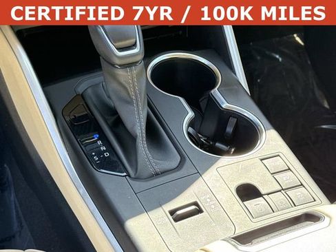 Used 2023 Toyota Highlander XLE AWD/4WD image 23