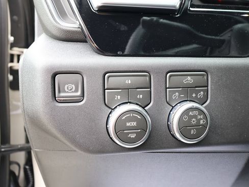 New 2026 GMC Sierra 3500 SLE w/ Preferred Package AWD/4WD image 13