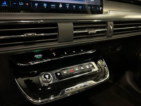 Used 2023 Lincoln Corsair AWD w/ Equipment Group 101A image 17