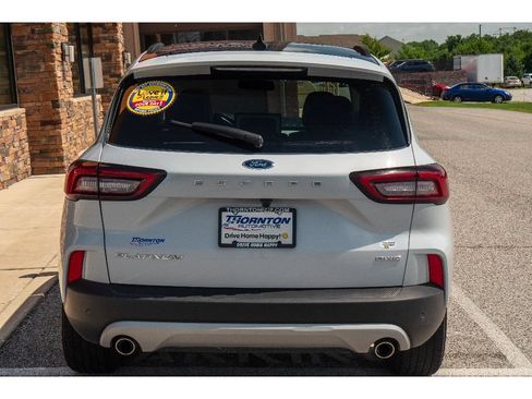 Used 2025 Ford Escape Platinum AWD/4WD image 4