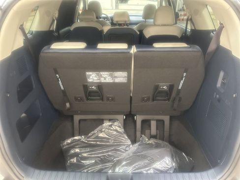 New 2026 Kia Carnival EX image 29