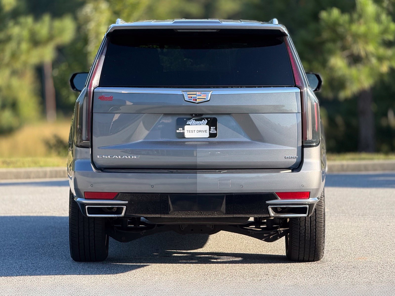 Used 2022 Cadillac Escalade Premium Luxury AWD/4WD image 6