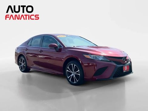Used 2018 Toyota Camry SE w/ Convenience Package FWD image 8