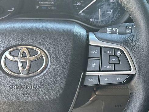 Certified 2024 Toyota Sienna XLE w/ XLE Plus Package FWD image 15