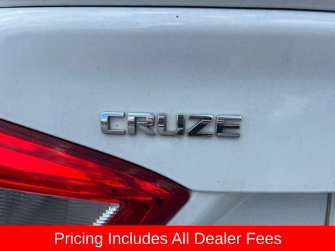 Used 2017 Chevrolet Cruze Premier FWD image 14