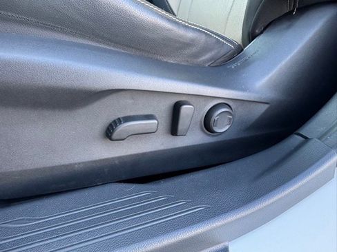 Used 2020 Subaru Outback Limited image 24