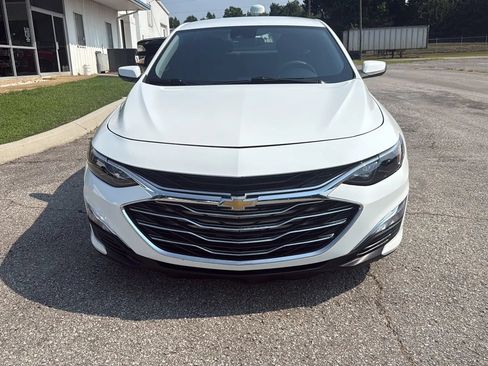 Used 2023 Chevrolet Malibu LS w/ Driver Confidence Package FWD image 2