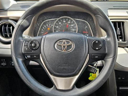 Used 2014 Toyota RAV4 LE FWD image 19