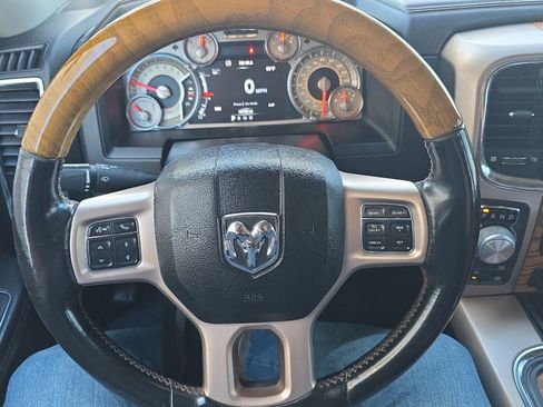 Used 2018 RAM 1500 Laramie Longhorn image 10