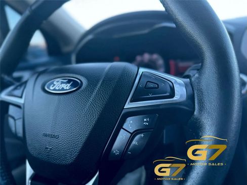 Used 2017 Ford Fusion SE w/ Fusion SE Technology Package FWD image 11