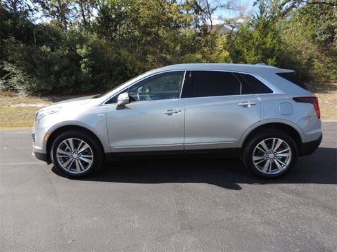 Certified 2025 Cadillac XT5 Premium Luxury image 8