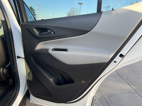 Used 2021 Chevrolet Equinox LT image 26
