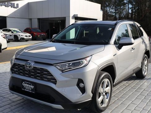 Used 2020 Toyota RAV4 Limited image 1