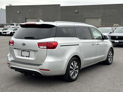 Used 2016 Kia Sedona SX image 24