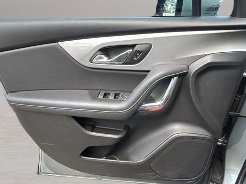 Used 2023 Chevrolet Blazer LT w/ LPO, Black Grille Bar Package image 17