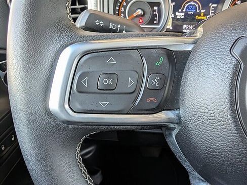 Used 2025 Jeep Wrangler Unlimited Sahara AWD/4WD image 21