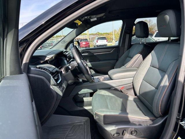 Used 2025 GMC Acadia AT4 w/ Luxury Package AWD/4WD image 30
