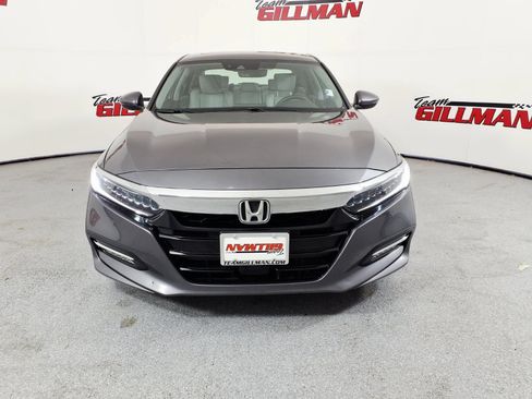 Used 2018 Honda Accord Touring image 2