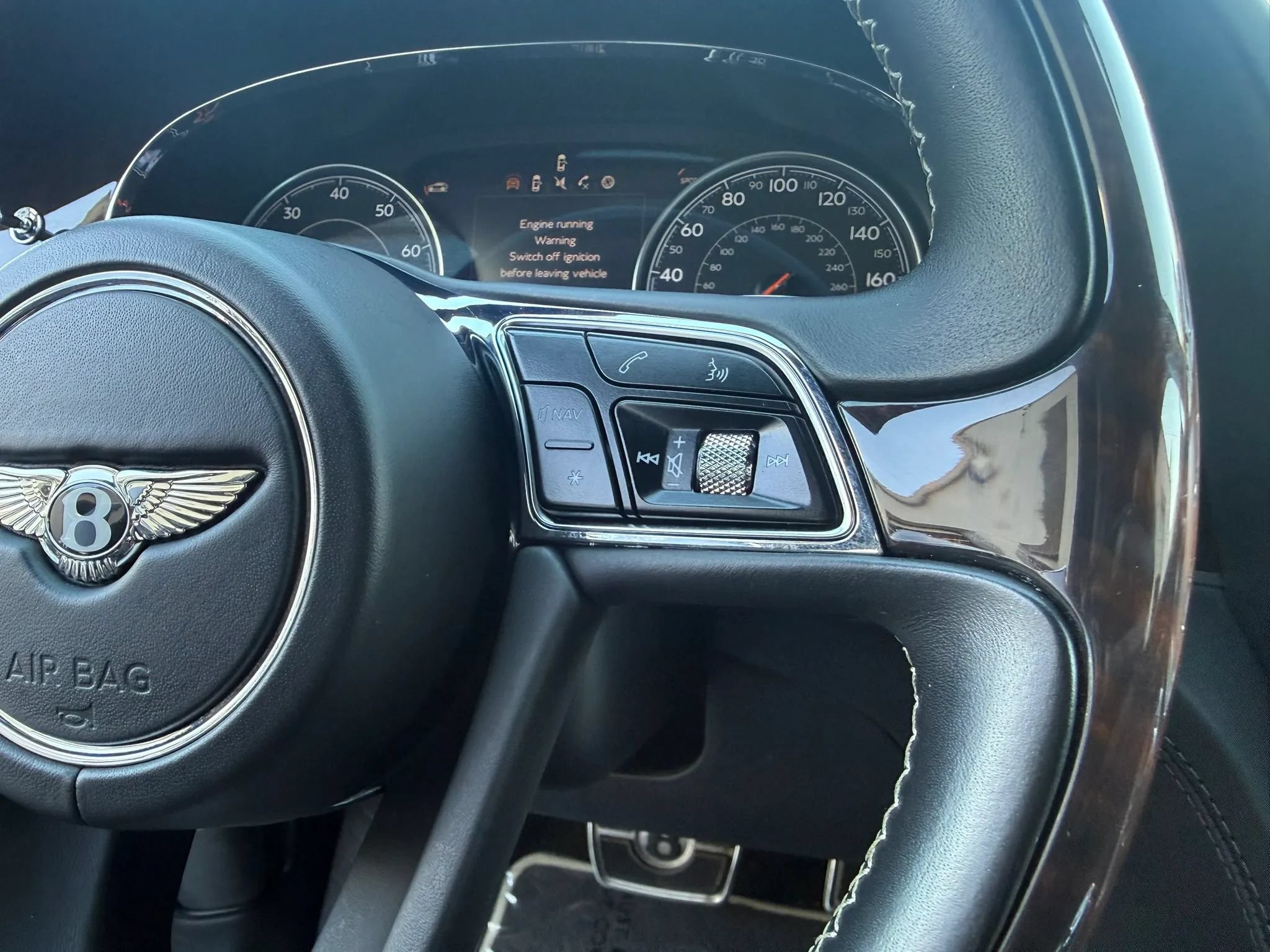 Used 2019 Bentley Bentayga AWD/4WD image 21