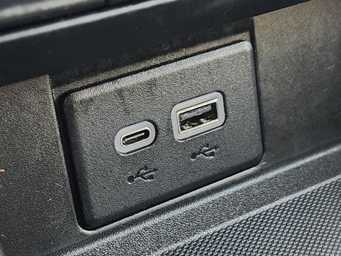 Used 2023 Chevrolet Tahoe LT image 31