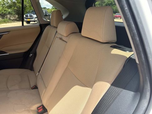 Used 2020 Toyota RAV4 LE FWD image 15