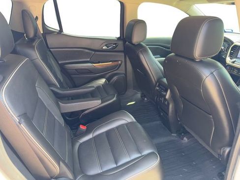 Used 2019 GMC Acadia Denali w/ Technology Package FWD image 10