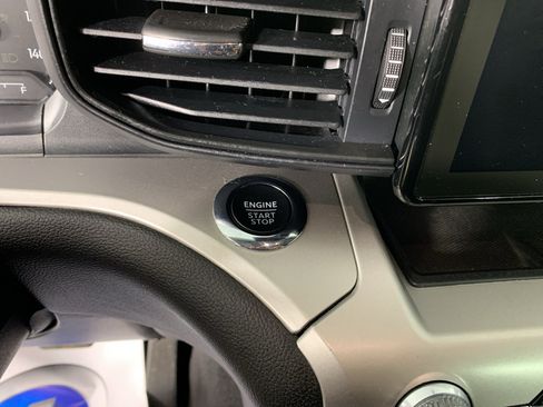 Used 2022 Ford Explorer XLT RWD image 18