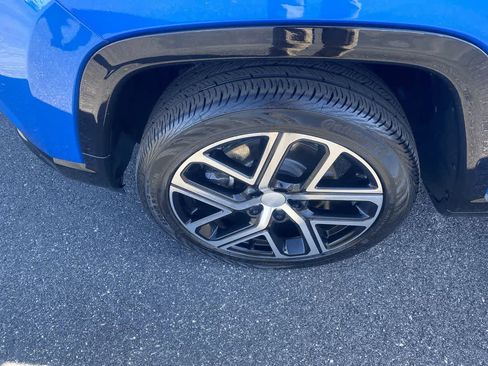 Used 2024 Jeep Compass Limited w/ Elite Group image 10