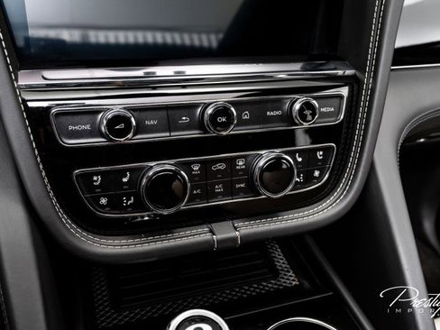 Used 2022 Bentley Bentayga image 31