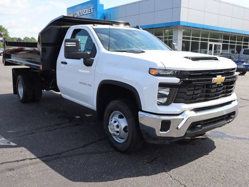 New 2026 Chevrolet Silverado 3500 W/T w/ WT Convenience Package AWD/4WD image 2