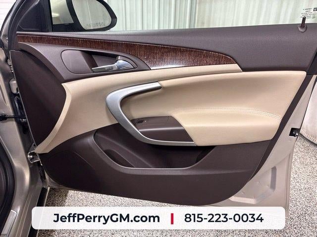 Used 2012 Buick Regal Leather FWD image 19