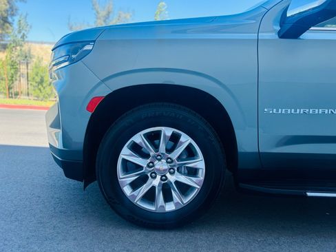 Used 2023 Chevrolet Suburban Premier AWD/4WD image 19