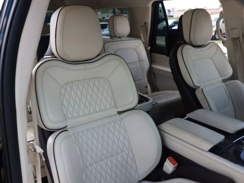 Used 2018 Lincoln Navigator Black Label w/ Cargo Package AWD/4WD image 28