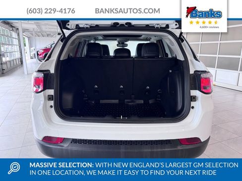 Used 2022 Jeep Compass Latitude w/ Sun and Sound Group AWD/4WD image 8