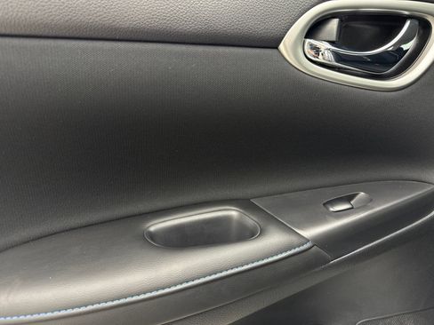 Used 2019 Nissan Sentra SR FWD image 37