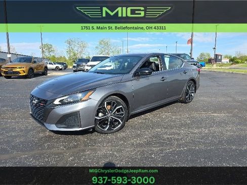 Used 2023 Nissan Altima 2.5 SR w/ SR Premium Package FWD image 1