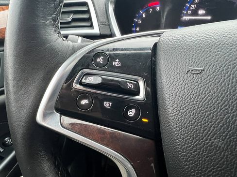 Used 2016 Cadillac SRX Luxury image 16