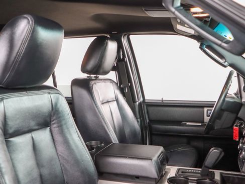Used 2017 Ford Expedition XLT image 29
