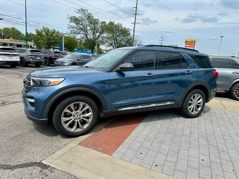 Used 2020 Ford Explorer XLT w/ Equipment Group 202A AWD/4WD image 3