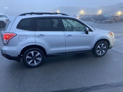 Used 2017 Subaru Forester 2.5i Limited image 8