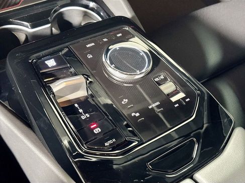 Used 2024 BMW 530i xDrive w/ Premium Package image 18