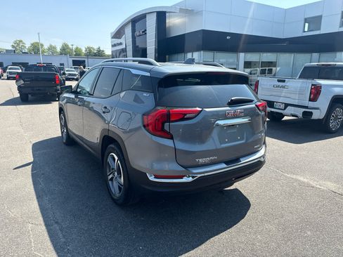 Used 2021 GMC Terrain SLT w/ Infotainment Package II AWD/4WD image 3