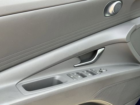 Used 2023 Hyundai Elantra SEL image 23