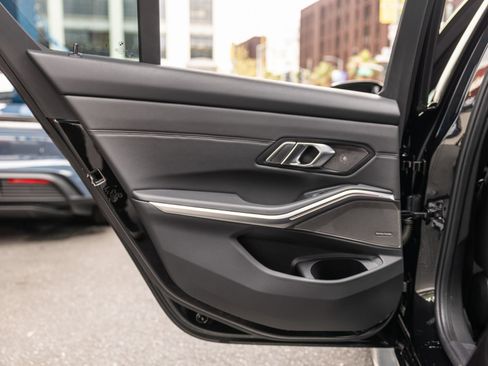 Used 2025 BMW M3 Competition AWD/4WD image 46