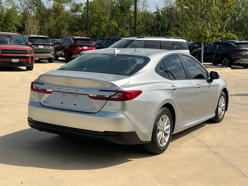 Used 2026 Toyota Camry LE FWD image 11